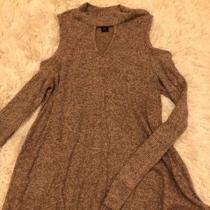 Keyhole long sleeve dress